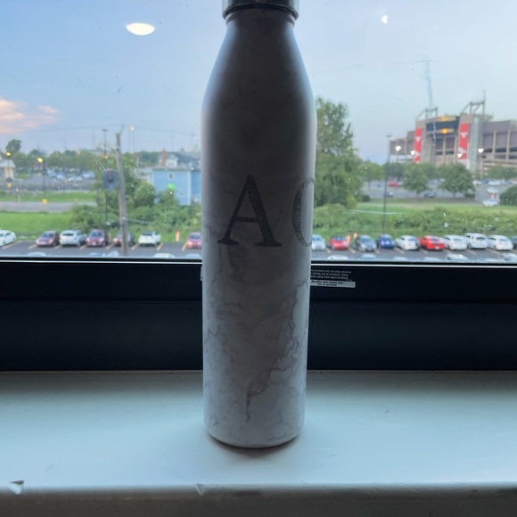 Alpha Omicron Pi water bottle ✨ - Picture 2 of 4